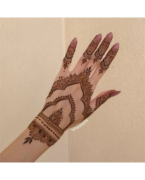 Frame Tulip Composition Using Back Hand Mehndi Design Frame Tulip Composition Using Back Hand Mehndi Design